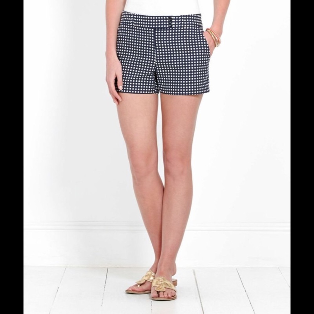 Vineyard Vines navy polka shorts size 6